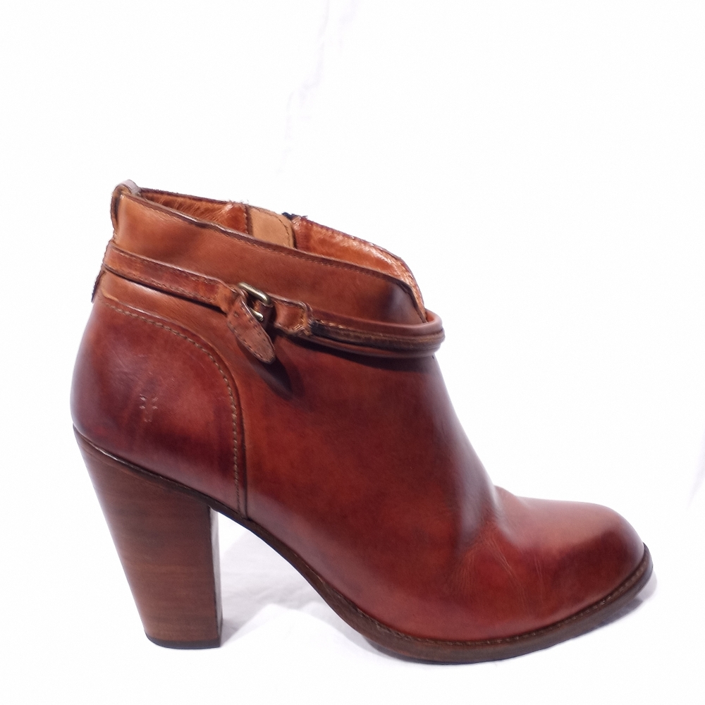 FRYE Ankle Boots in Cognac